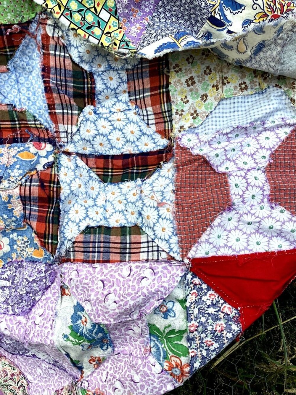 Vintage Handmade Bow Tie Pattern Quilt Top 96x71 Machine Sewn Some Feed Sack - Picture 7 of 10